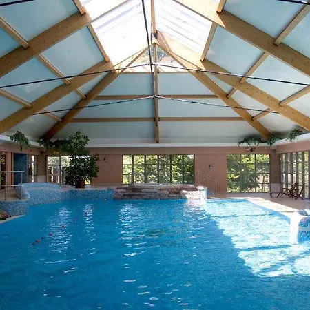 Minella & Leisure Centre Otel