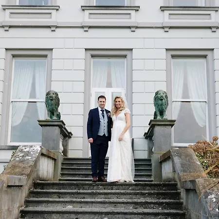 Minella & Leisure Centre Otel