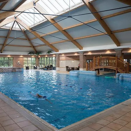 Minella & Leisure Centre ホテル 4*