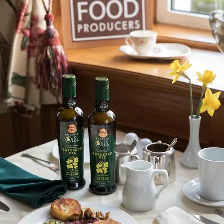 Minella & Leisure Centre Otel