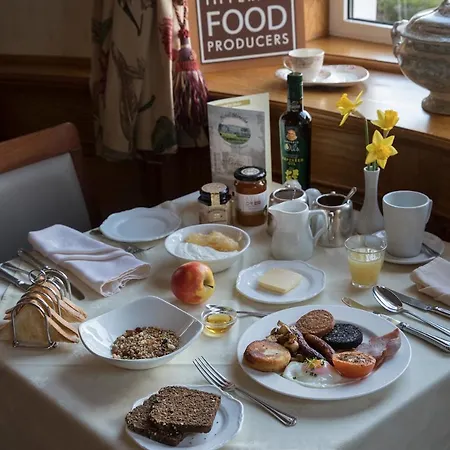 Minella & Leisure Centre Otel