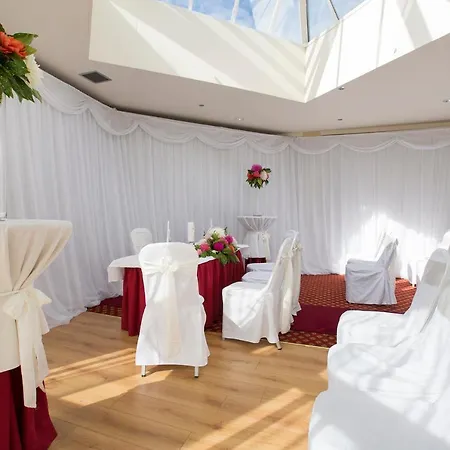 Hotell Minella & Leisure Centre 4*