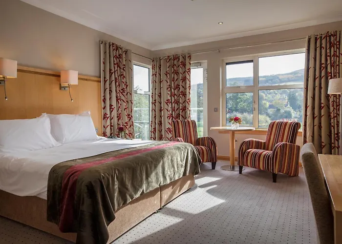 Minella & Leisure Centre Hotel 4*