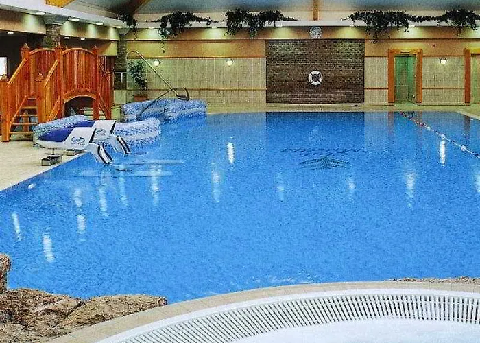 Minella & Leisure Centre 4* Клонмел