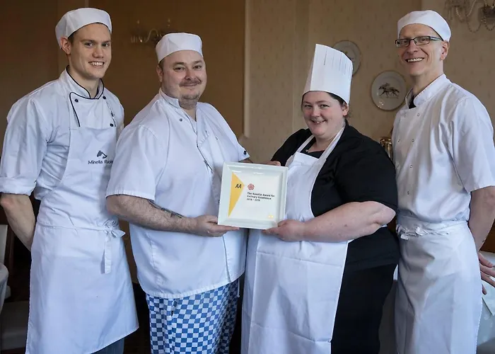 Отель Minella & Leisure Centre