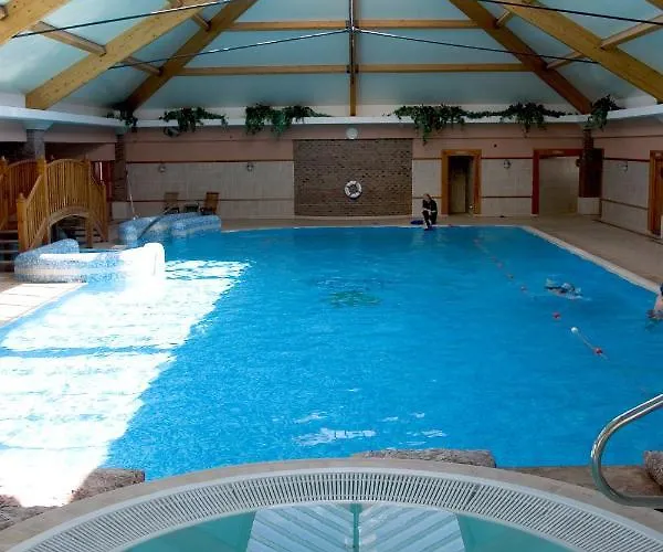 Minella & Leisure Centre Hotel 4*