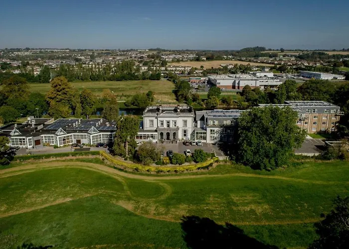 Hotell Minella & Leisure Centre 4*