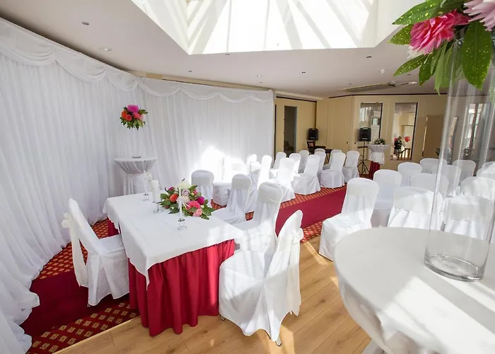 Minella & Leisure Centre Отель 4*